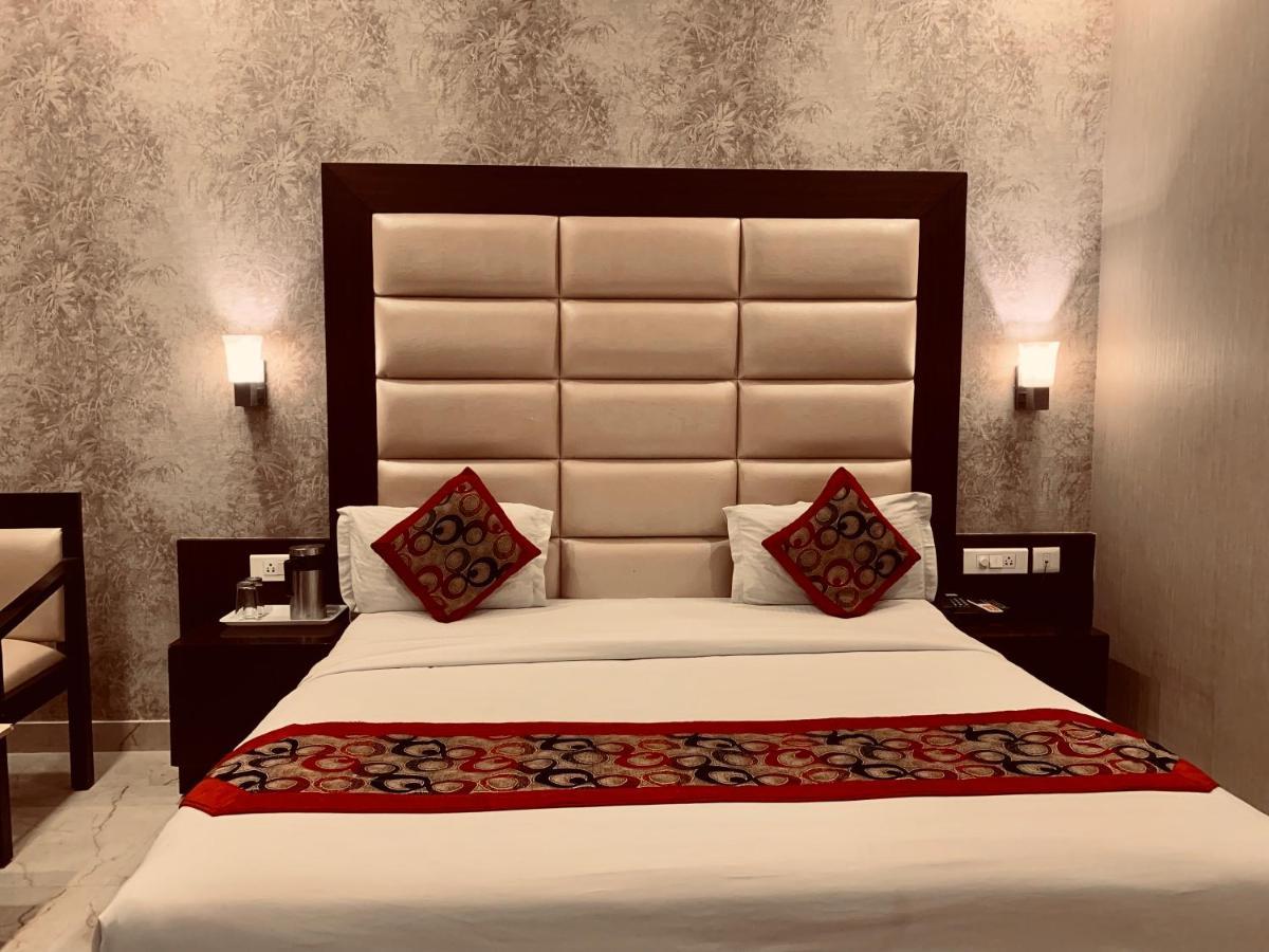 Hotel The Onix Dehradun Ngoại thất bức ảnh