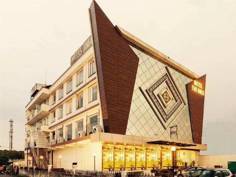 Hotel The Onix Dehradun Ngoại thất bức ảnh