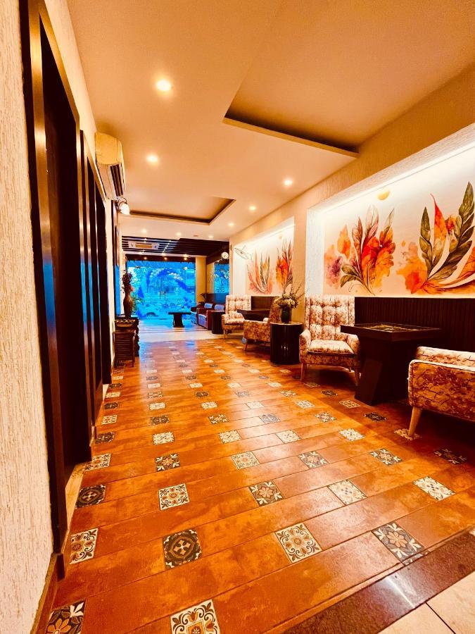 Hotel The Onix Dehradun Ngoại thất bức ảnh