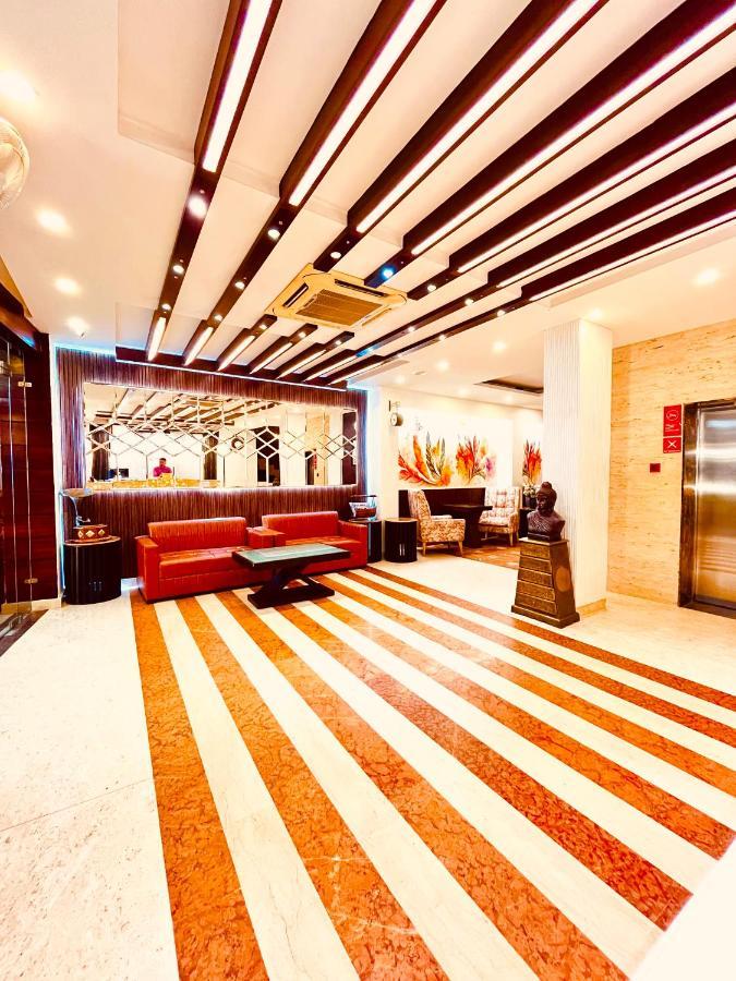 Hotel The Onix Dehradun Ngoại thất bức ảnh
