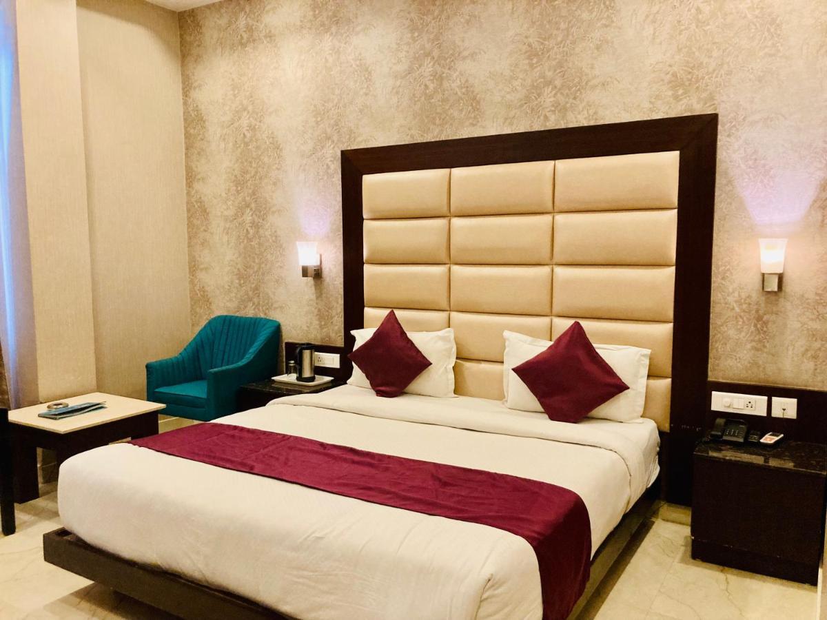 Hotel The Onix Dehradun Ngoại thất bức ảnh