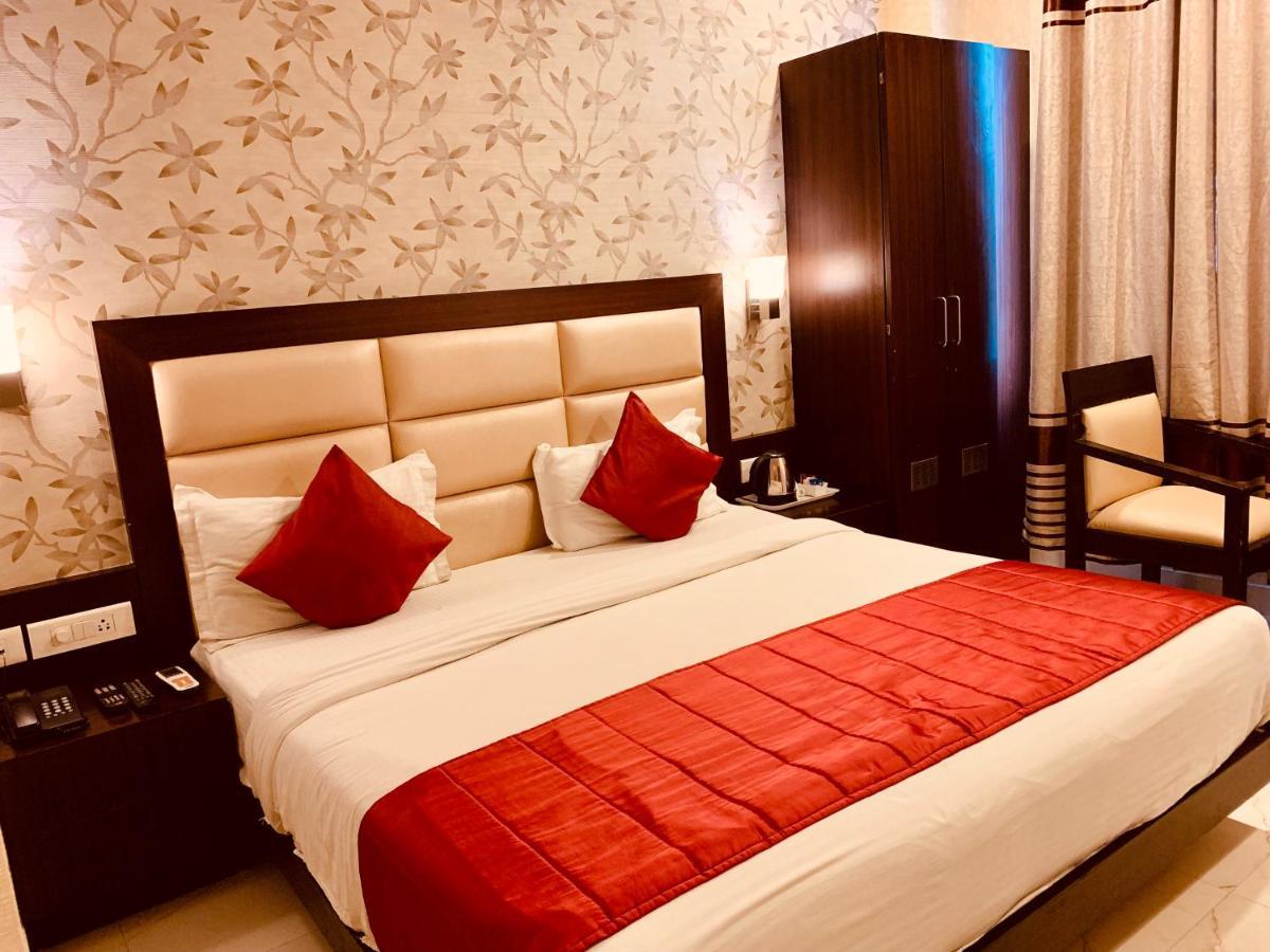 Hotel The Onix Dehradun Ngoại thất bức ảnh