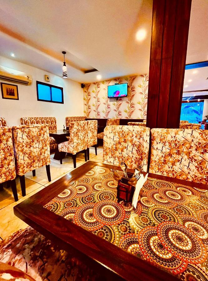 Hotel The Onix Dehradun Ngoại thất bức ảnh