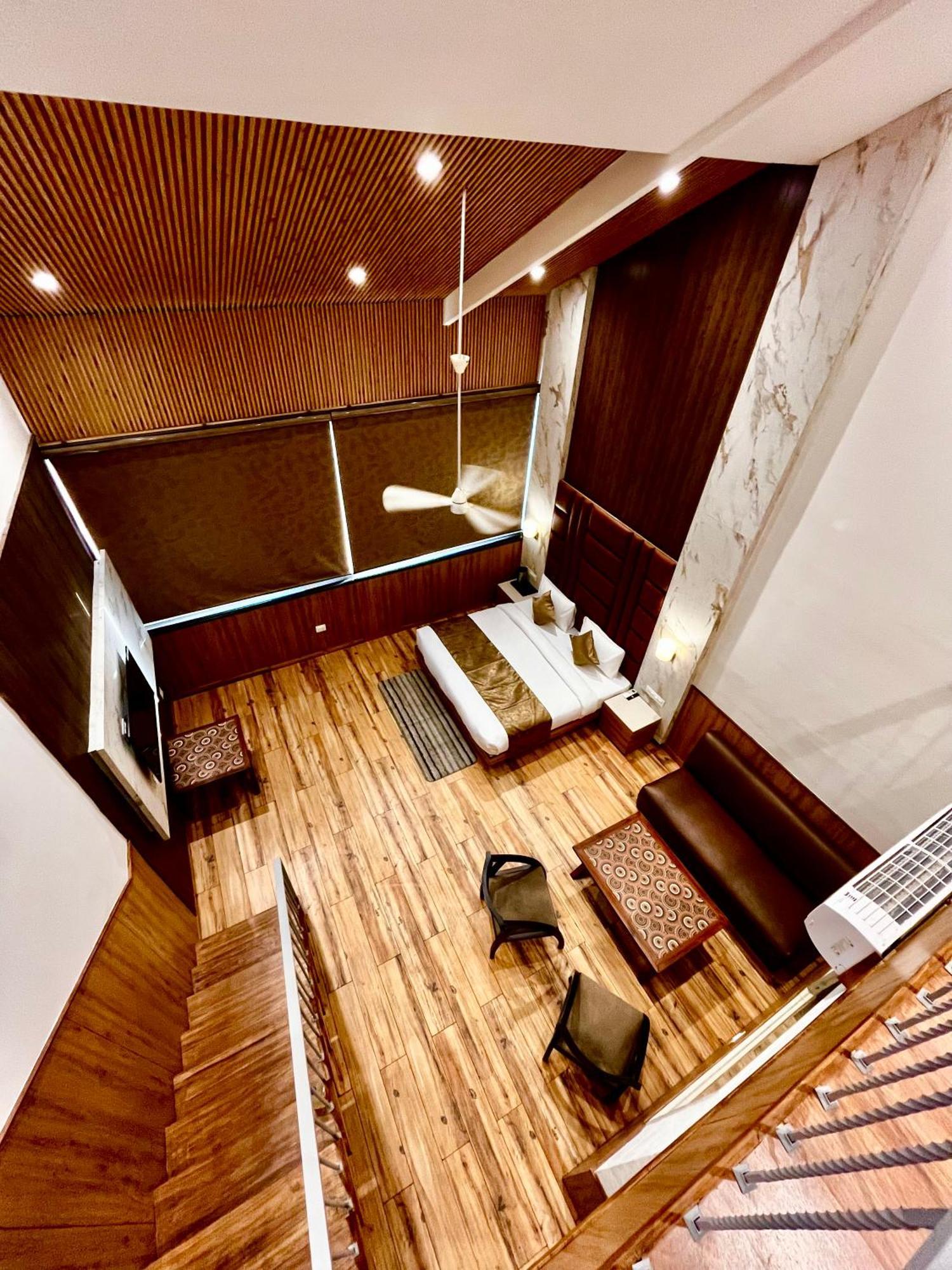 Hotel The Onix Dehradun Ngoại thất bức ảnh
