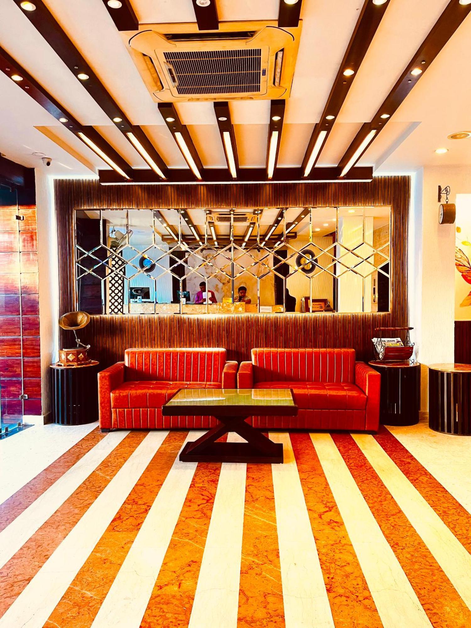 Hotel The Onix Dehradun Ngoại thất bức ảnh