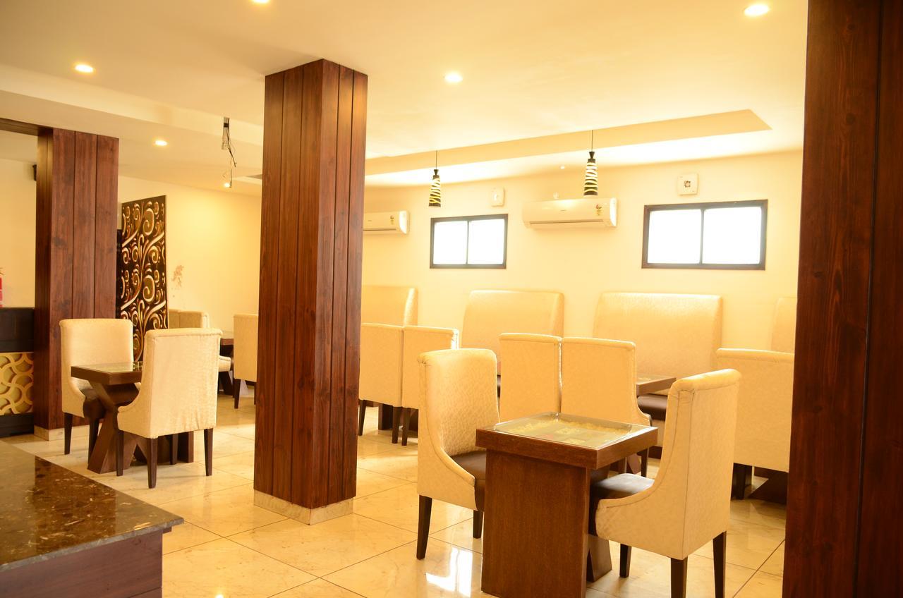 Hotel The Onix Dehradun Ngoại thất bức ảnh