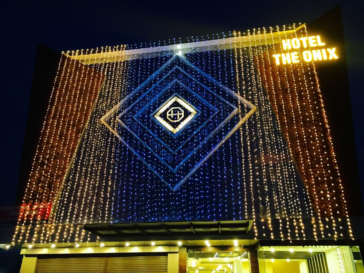 Hotel The Onix Dehradun Ngoại thất bức ảnh