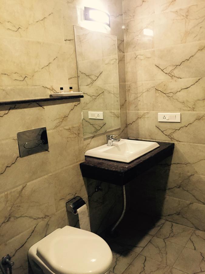 Hotel The Onix Dehradun Ngoại thất bức ảnh