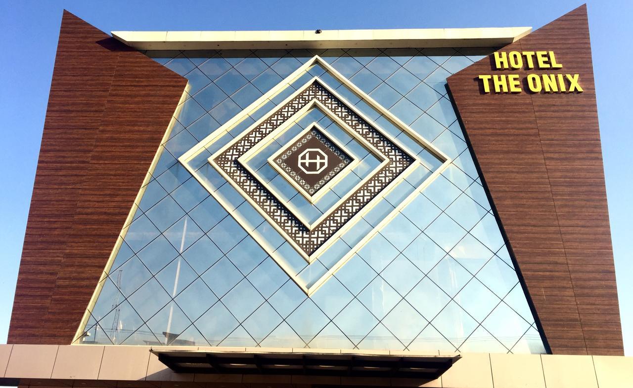 Hotel The Onix Dehradun Ngoại thất bức ảnh