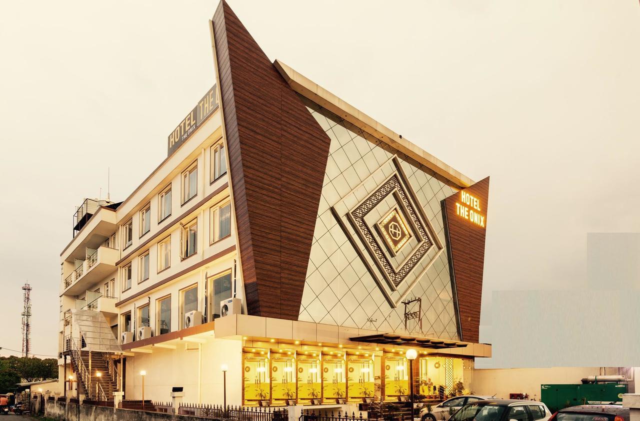 Hotel The Onix Dehradun Ngoại thất bức ảnh